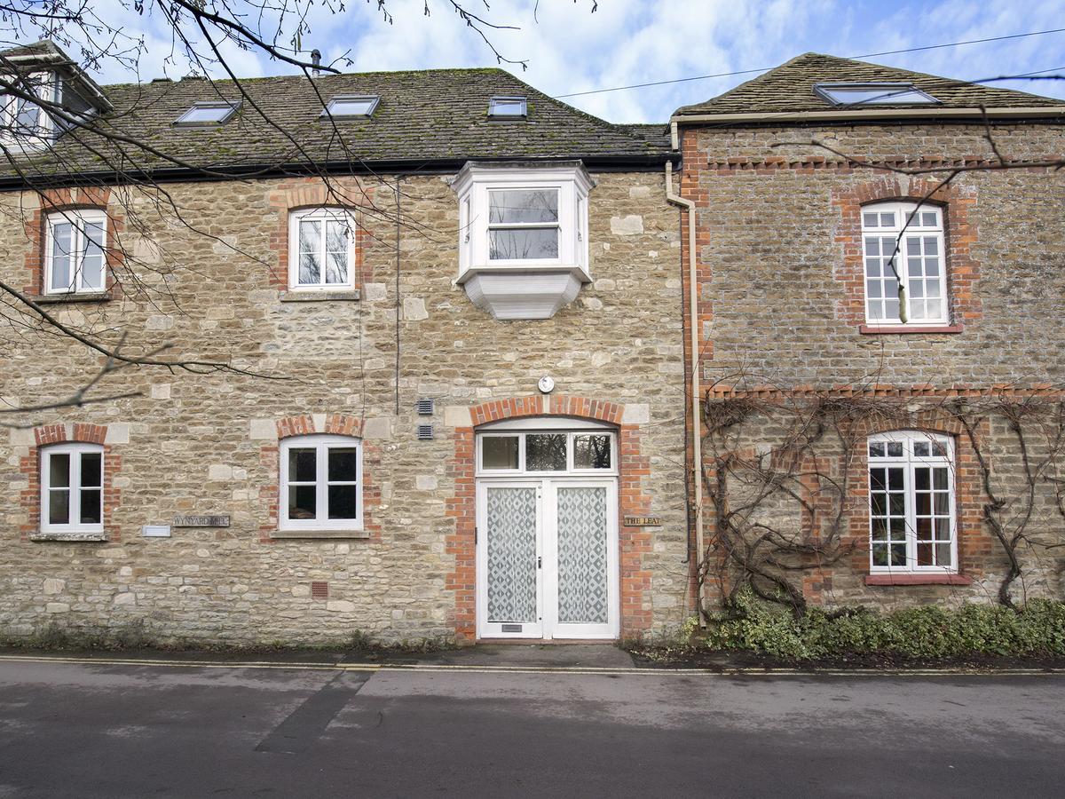 Villa The Leat At Wynyard Mill Malmesbury Esterno foto